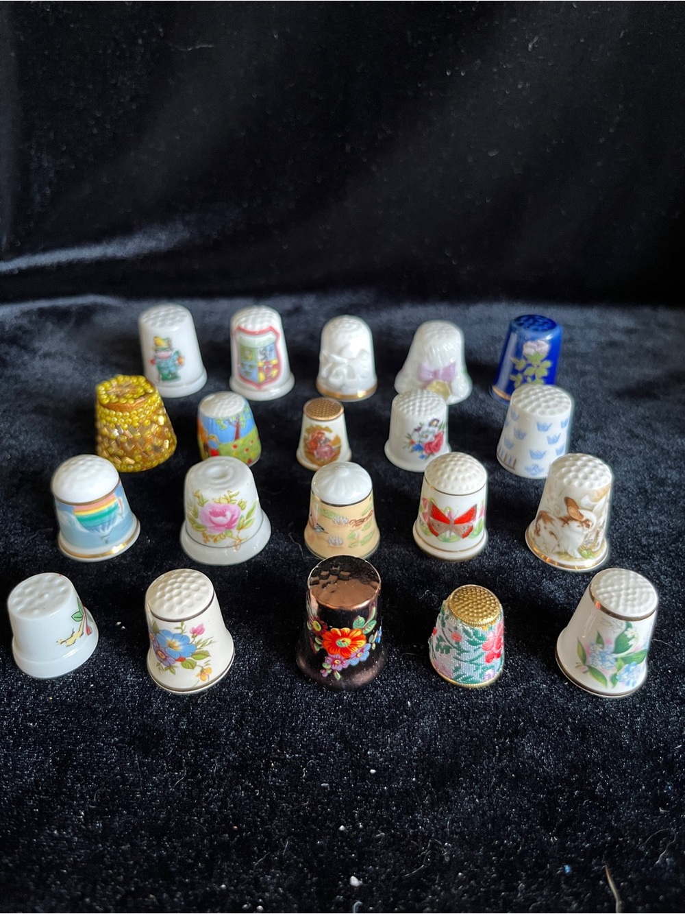 Lot of 20 Assorted THIMBLES England Sweden Royal Grafton Coalport Birchcroft